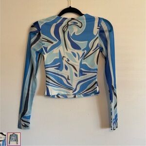 Princess Polly Sky Blue and White patterned long sheet sleeve top size 4